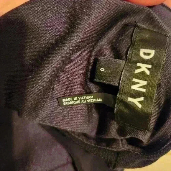 NWOT DKNY Jumpsuit Navy Gold Button Crew Neck Sleeveless Slimming Contouring Coc - Picture 2 of 11